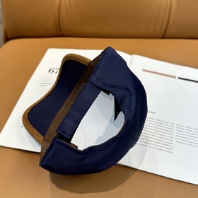 [Prada] Новая бейсболка, поступление 