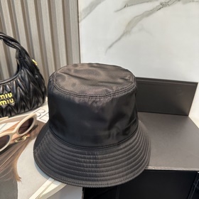 [Prada] Новая рыбацкая кепка Prada с в