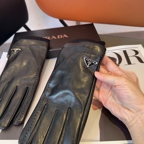 Новые мужские перчатки Prada из овечье