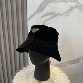 [PRADA] Популярная рыбацкая кепка из