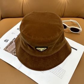 [PRADA] Популярная рыбацкая кепка из 