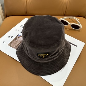 [PRADA] Популярная рыбацкая кепка из 
