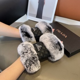 Перчаткиз овечьей кожи Prada, модные п