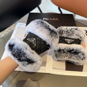 Перчаткиз овечьей кожи Prada, модные п