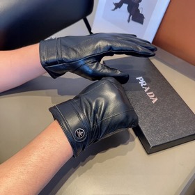 Новые мужские перчатки Prada из овечье