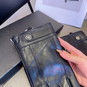 Новые мужские перчатки Prada из овечье