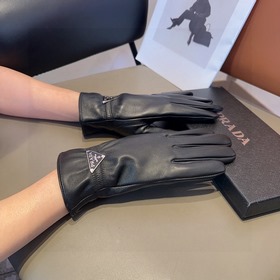 Перчаткиз овечьей кожи Prada, модные п