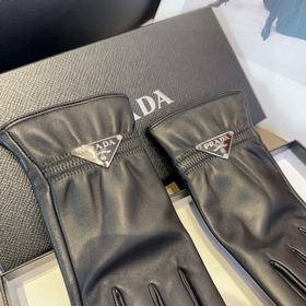 Перчаткиз овечьей кожи Prada, модные п