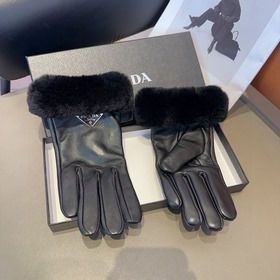 Женские перчатки Prada из овечьей кожи
