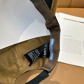 [Prada] Новая бейсболка, поступление 