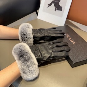 Короткие перчатки Prada из меха кролик