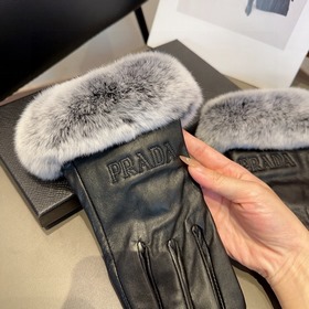 Короткие перчатки Prada из меха кролик