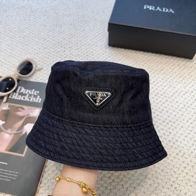 Денимная кепка Prada в форме переверн