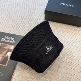 Денимная кепка Prada в форме переверн