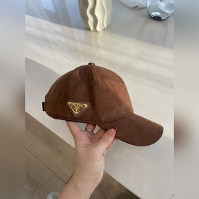 Бейсболка Prada из замши из коллекции