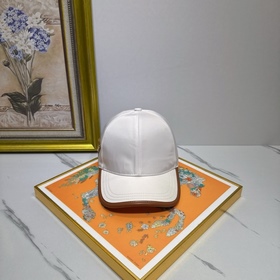 Хит продаж [PRADA] — модная бейсболка