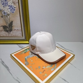 Хит продаж [PRADA] — модная бейсболка