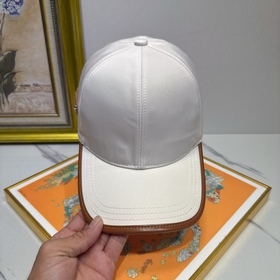 Хит продаж [PRADA] — модная бейсболка