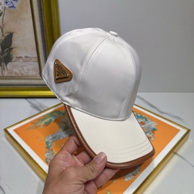 Хит продаж [PRADA] — модная бейсболка