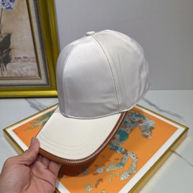 Хит продаж [PRADA] — модная бейсболка