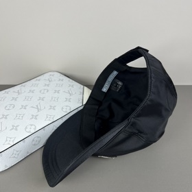 Оригинальная вещь： бейсболка Prada с к