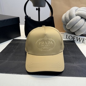 Новая бейсболка Prada, изготовленная п