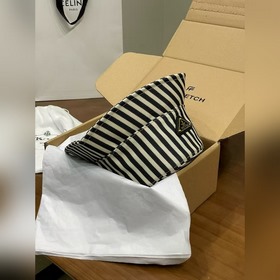 Рыбацкая кепка Prada в полоску