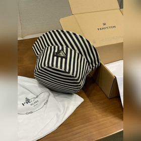 Рыбацкая кепка Prada в полоску