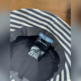 Рыбацкая кепка Prada в полоску