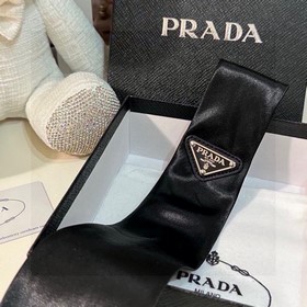 PRADA (Прада) — популярный и универсал