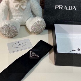 PRADA (Прада) — популярный и универсал