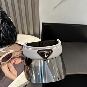 Хит продаж： новая модель кепки Prada с