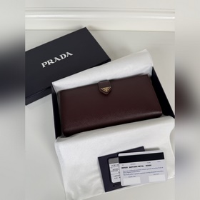 Новейший кожаный кошелек PRADA с треуг
