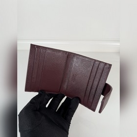 Мужской бумажник-клапан PRADA, модель 