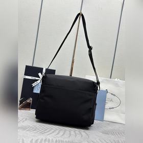 Новая модель мужской сумки через плеч