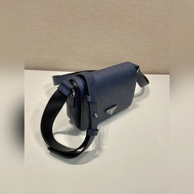 Новая модель сумки через плечо 2VD065
