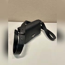 Новая модель сумки через плечо 2VD065