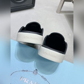 PRADA Пара модных лоферов-сандалий PR