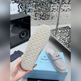 PRADA Пара модных лоферов-сандалий PR