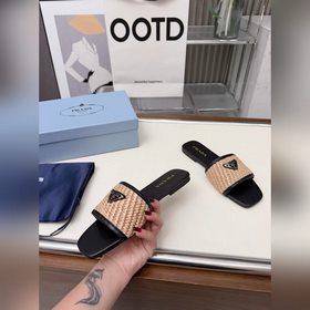 Новая модель PRADA от Pu Jia： плетеный
