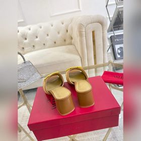Valentino Коллекция с безупречными пл