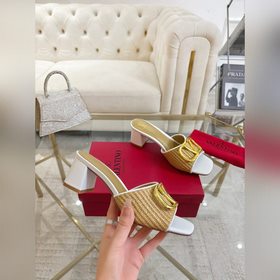Valentino Коллекция с безупречными пл
