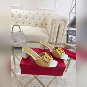 Valentino Коллекция с безупречными пл