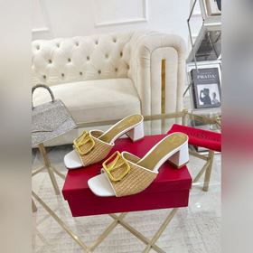 Valentino Коллекция с безупречными пл