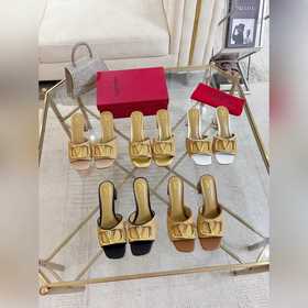 Valentino Коллекция с безупречными пл