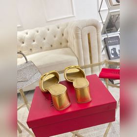 Valentino Коллекция с безупречными пл