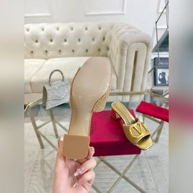 Valentino Коллекция с безупречными пл