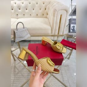 Valentino Коллекция с безупречными пл