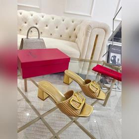 Valentino Коллекция с безупречными пл