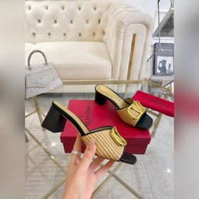 Valentino Коллекция с безупречными пл
